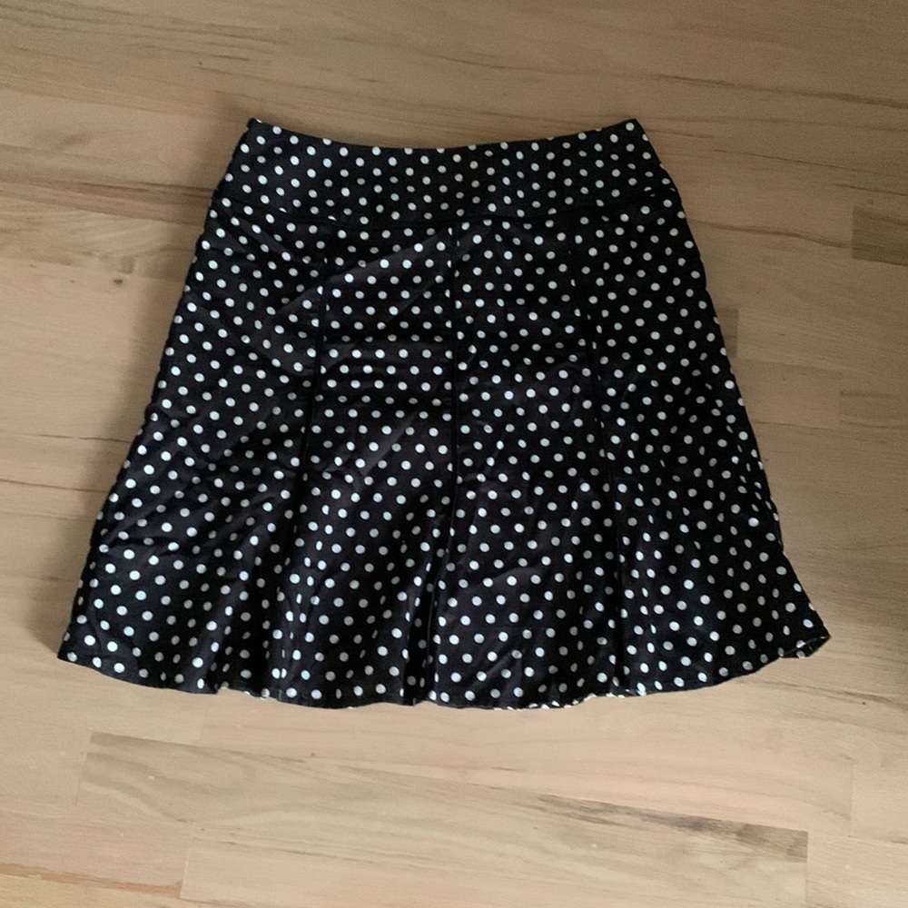 Skirt vintage excellent condition.  Gently worn once